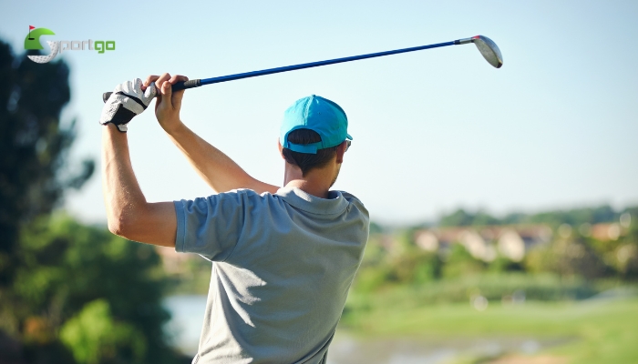 Hướng dẫn các bước đánh golf trên địa hình dốc